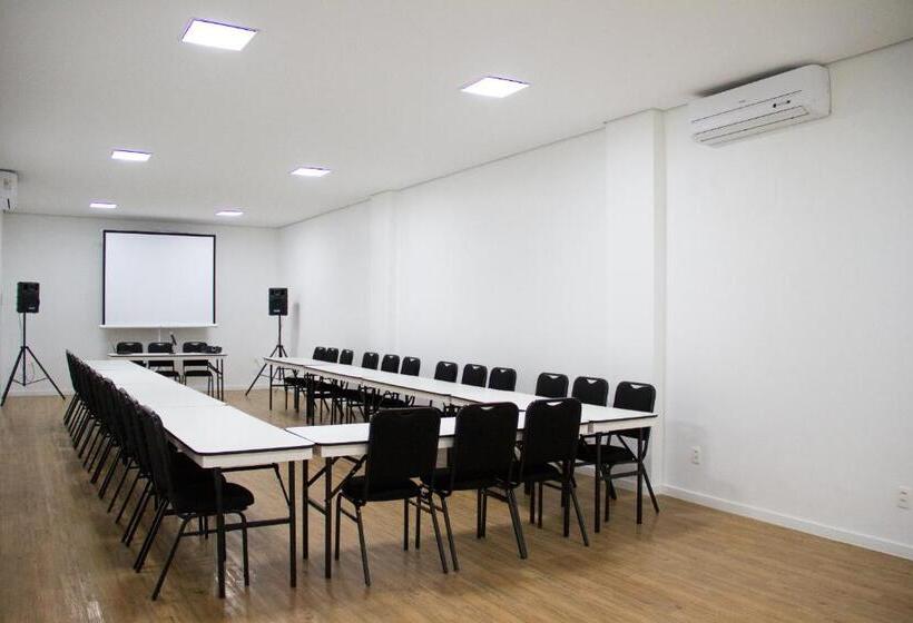 בית מלון כפרי Nobile Plaza