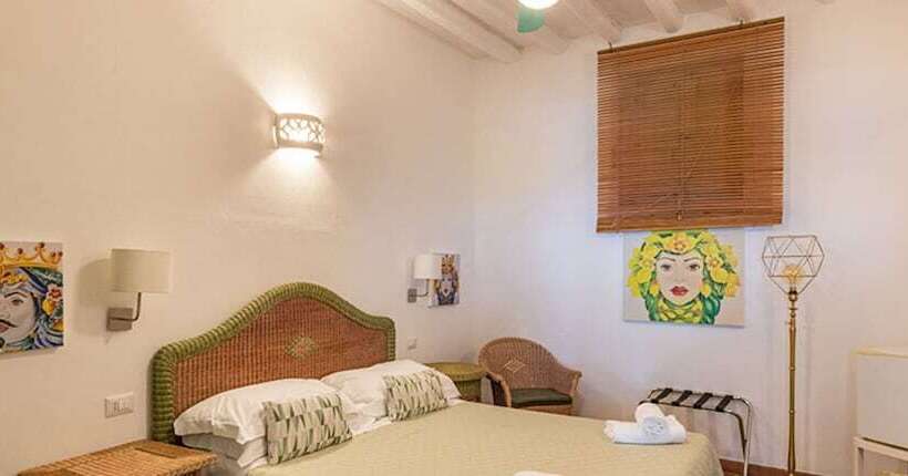 ホテル Ossidiana Stromboli Center