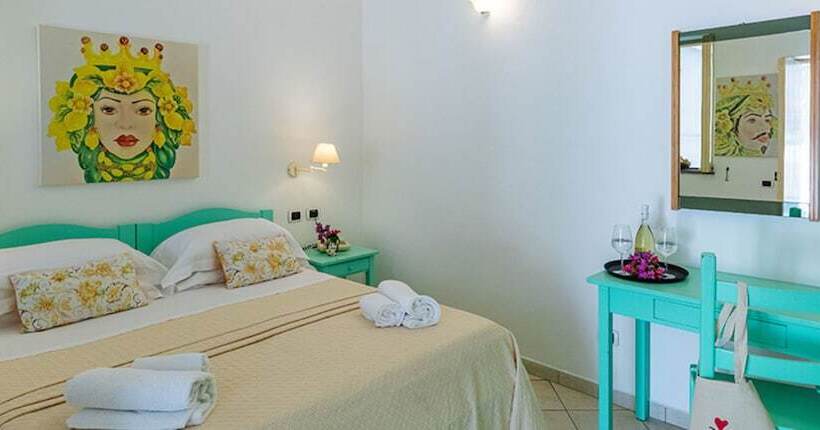 ホテル Ossidiana Stromboli Center