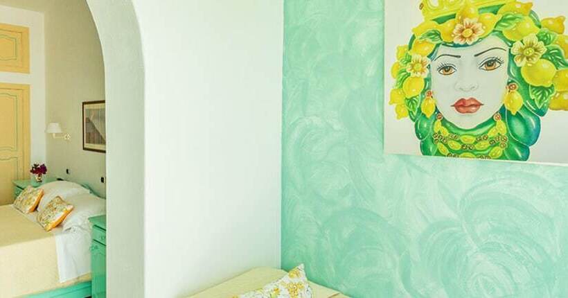 ホテル Ossidiana Stromboli Center