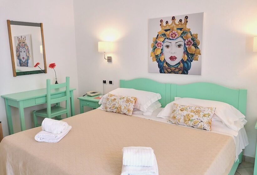 ホテル Ossidiana Stromboli Center