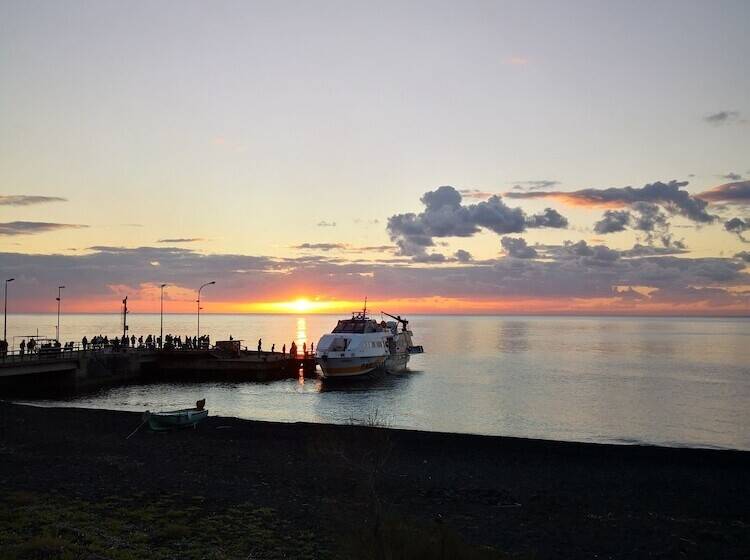 ホテル Ossidiana Stromboli Center