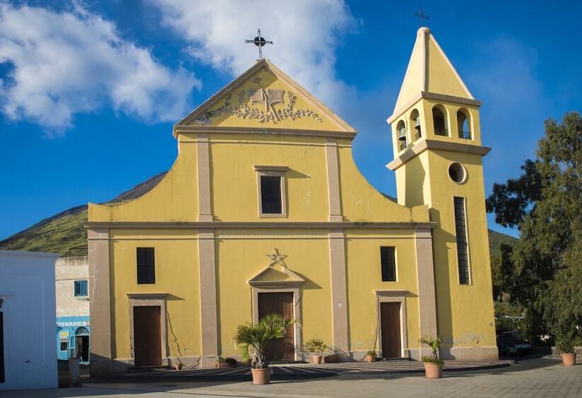 ホテル Ossidiana Stromboli Center