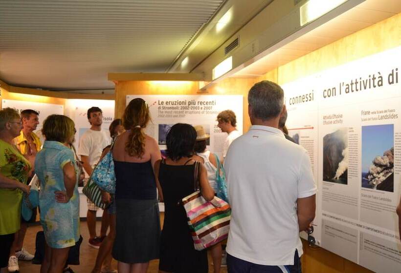 ホテル Ossidiana Stromboli Center