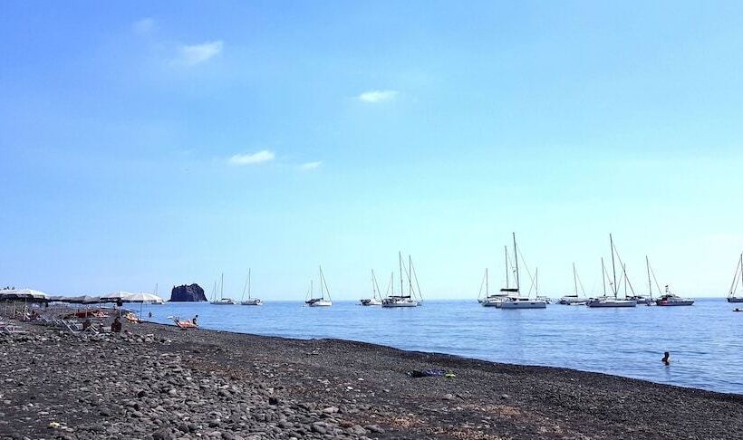 ホテル Ossidiana Stromboli Center