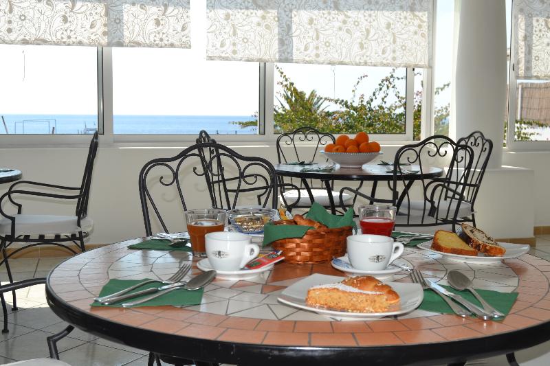 ホテル Ossidiana Stromboli Center