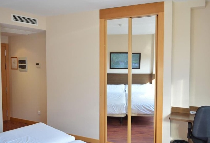 هتل Palacio Congresos