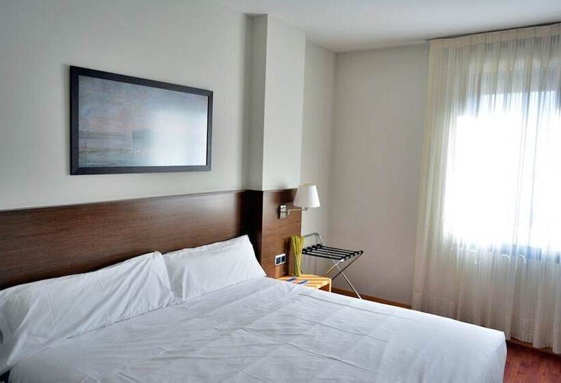 هتل Palacio Congresos