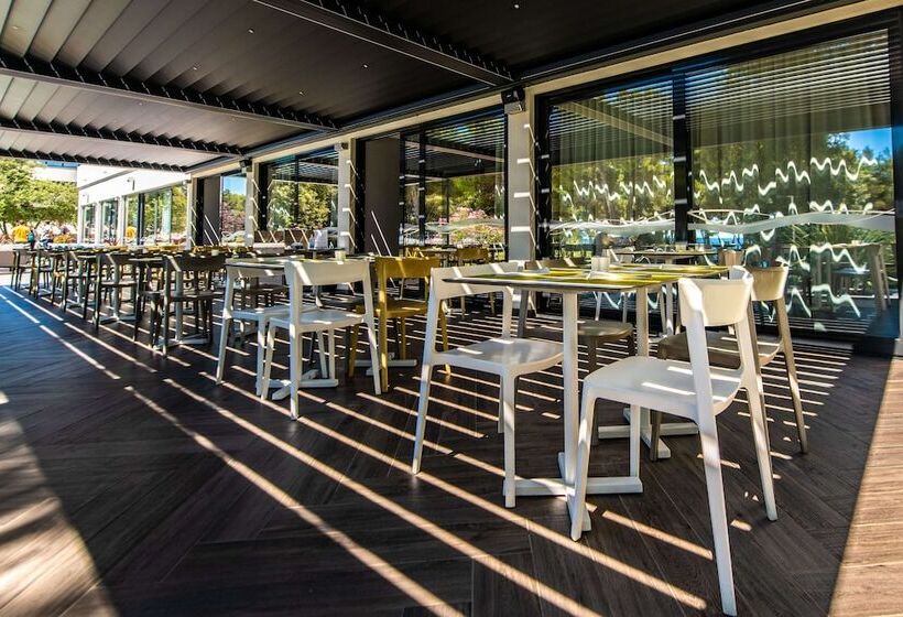 호텔 Park Plaza Arena Pula