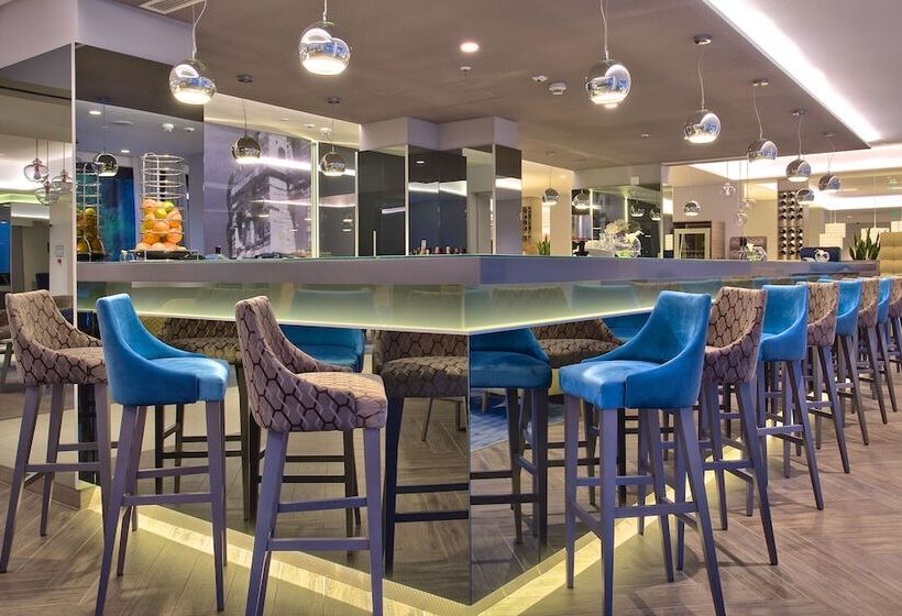 호텔 Park Plaza Arena Pula