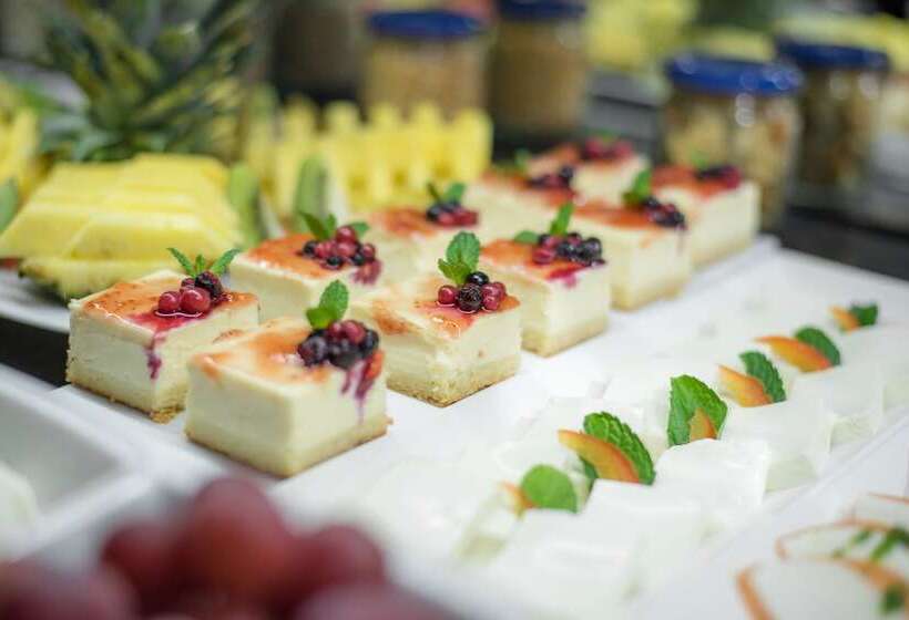 酒店 Petit Palace Museum