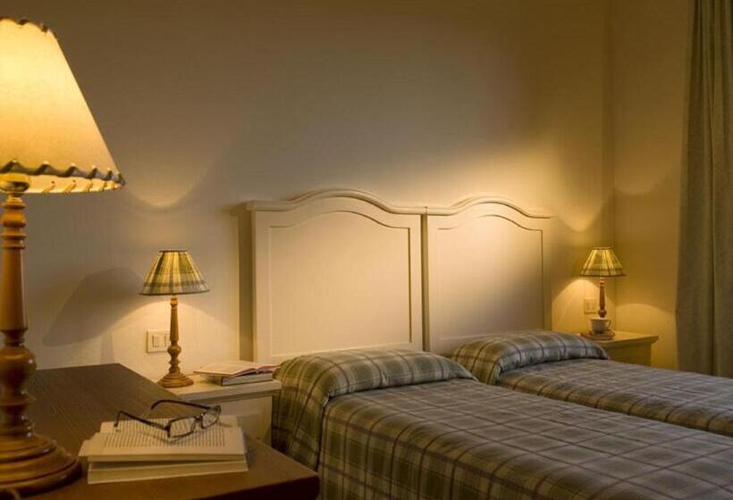 Отель Roccamare Resort   Ville E Appartamenti