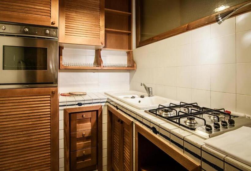 Отель Roccamare Resort   Ville E Appartamenti