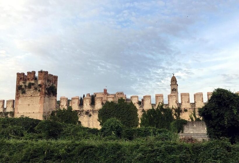 בית מלון כפרי Roxy Plaza