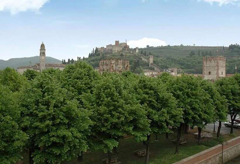 בית מלון כפרי Roxy Plaza