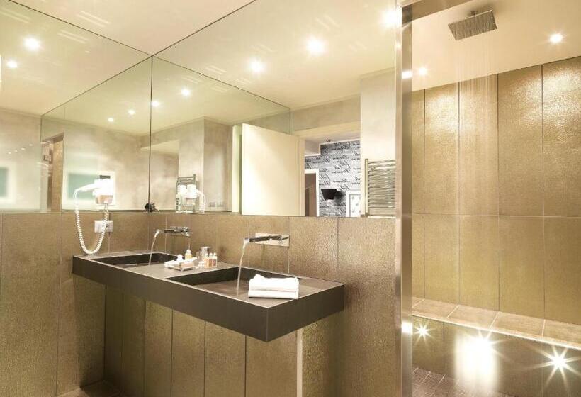 Savoia Hotel Regency