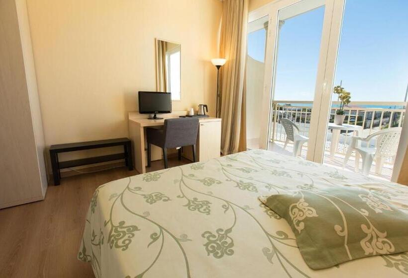 בית מלון כפרי Savoy