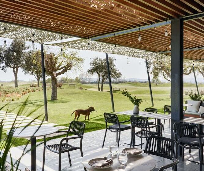 Отель Empordà Golf Resort