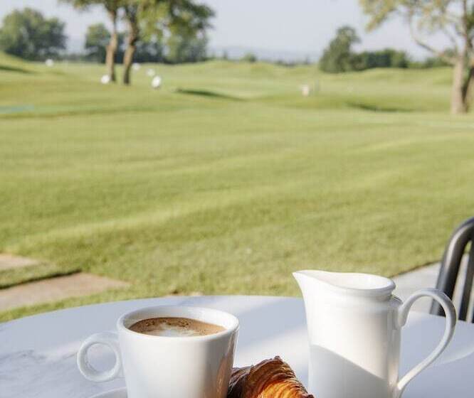 فندق Empordà Golf Resort