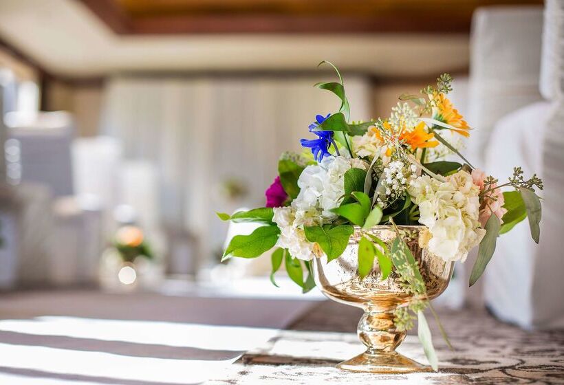 The Yorkville Royal Sonesta Hotel Toronto