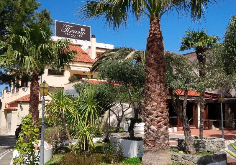酒店 Tirreno