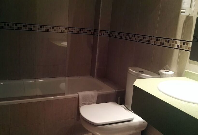 هتل Tudancaaranda Aranda II