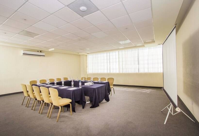 فندق Valle De Mexico Toreo