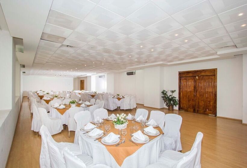 فندق Valle De Mexico Toreo