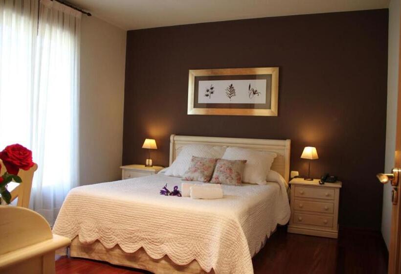 هتل Villa Mencia