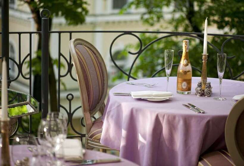 هتل Vozdvyzhensky Boutique