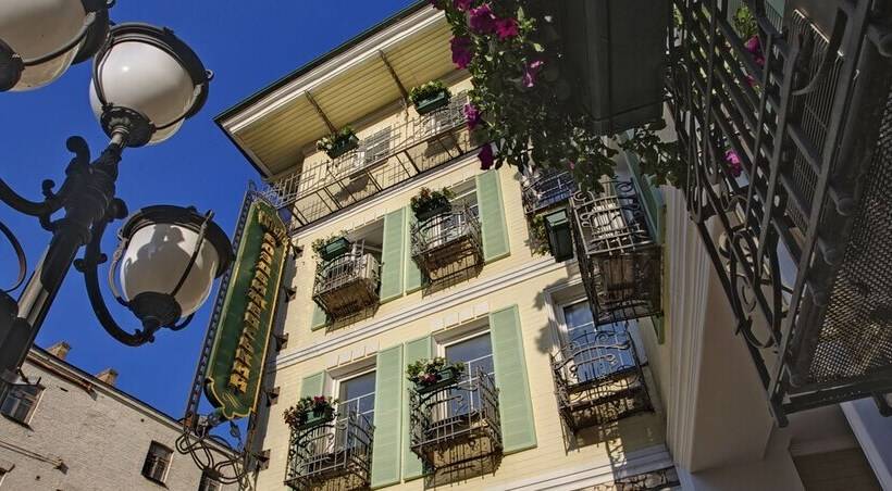 هتل Vozdvyzhensky Boutique