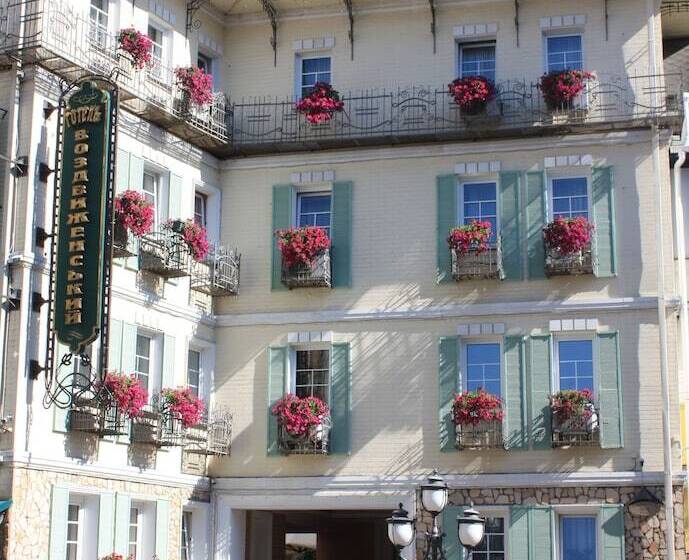 هتل Vozdvyzhensky Boutique