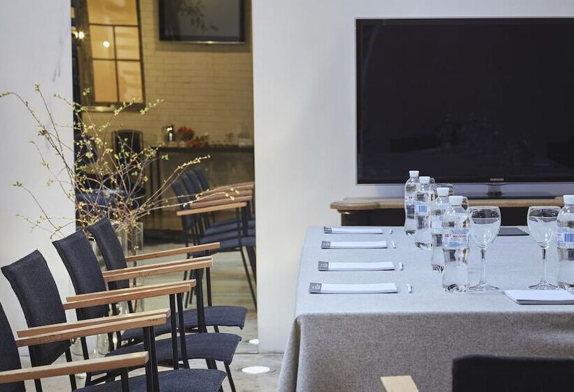 هتل Vozdvyzhensky Boutique