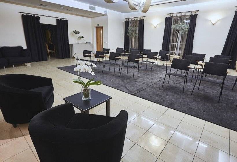 هتل Vozdvyzhensky Boutique