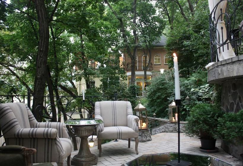 هتل Vozdvyzhensky Boutique