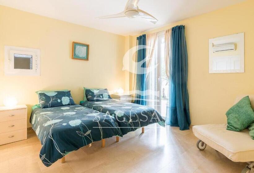 Jardines De Las Golondrinas