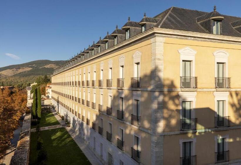 Parador De La Granja