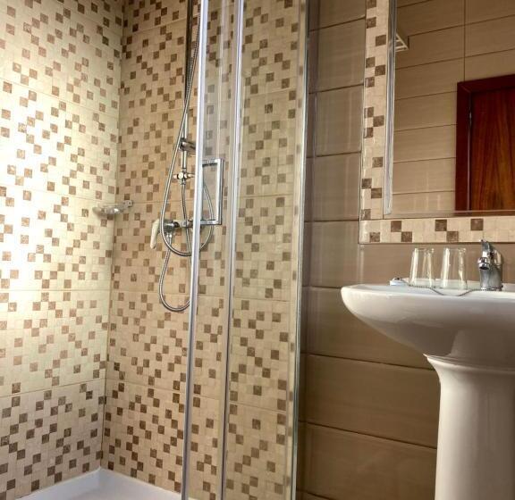 تختخواب و صبحانه Rubi