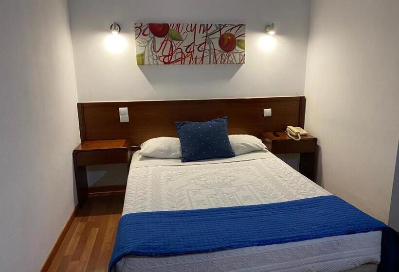 تختخواب و صبحانه Rubi