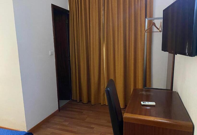 تختخواب و صبحانه Rubi