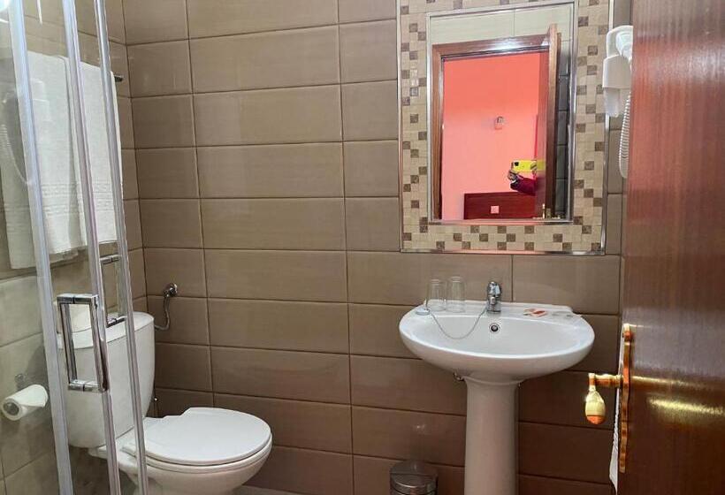 تختخواب و صبحانه Rubi