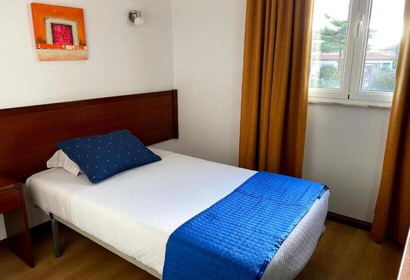 تختخواب و صبحانه Rubi