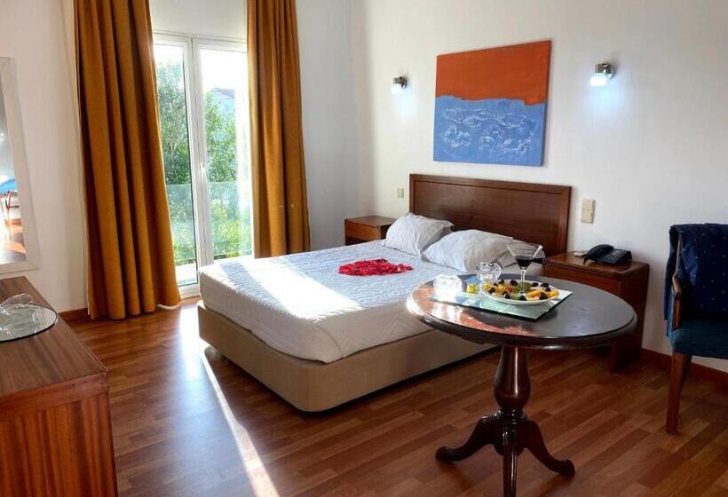 تختخواب و صبحانه Rubi