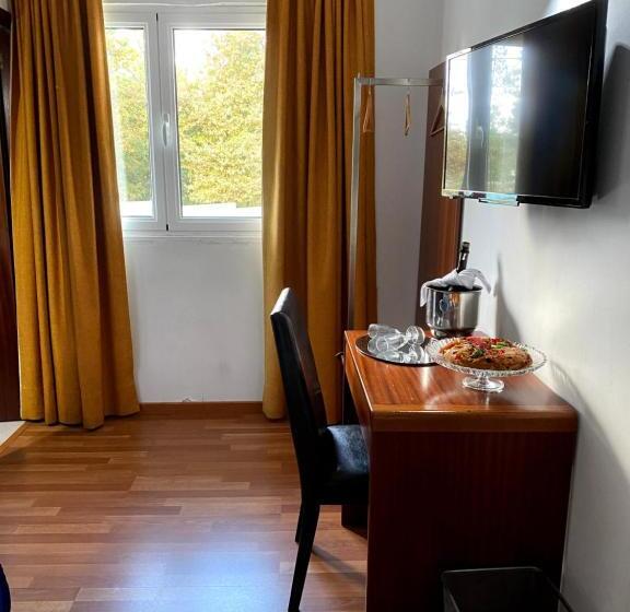 تختخواب و صبحانه Rubi