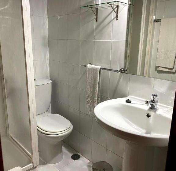 تختخواب و صبحانه Rubi