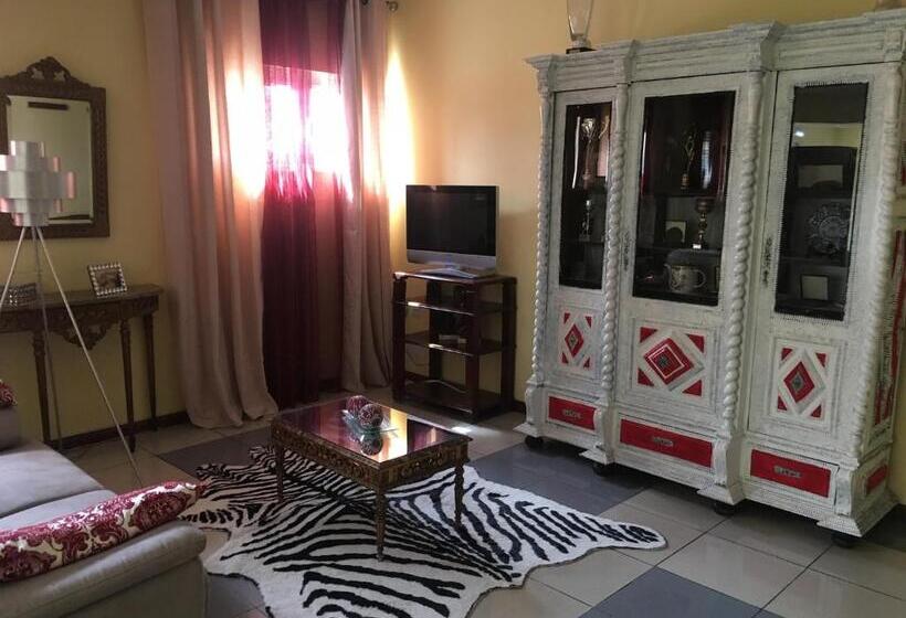 تختخواب و صبحانه Rubi