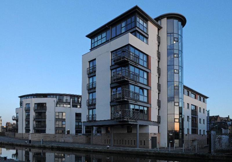 Fountain Court EQ 2 Apartments