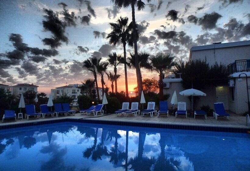 Hilltop Gardens Hotel Apartments