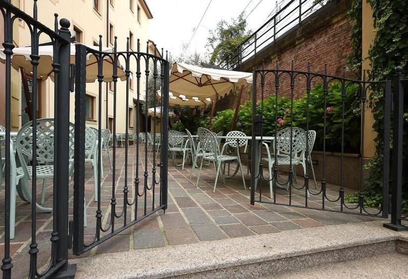 Отель Acqui & Centro Benessere