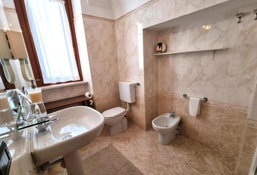 Отель Acqui & Centro Benessere